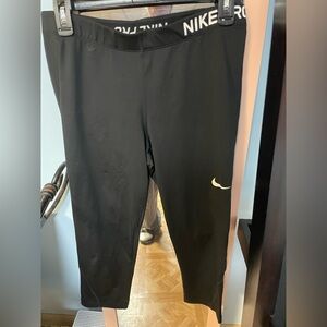 Nike Pro Black Capri Active Leggings